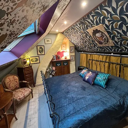 Bed & Breakfast White Rabbit House *